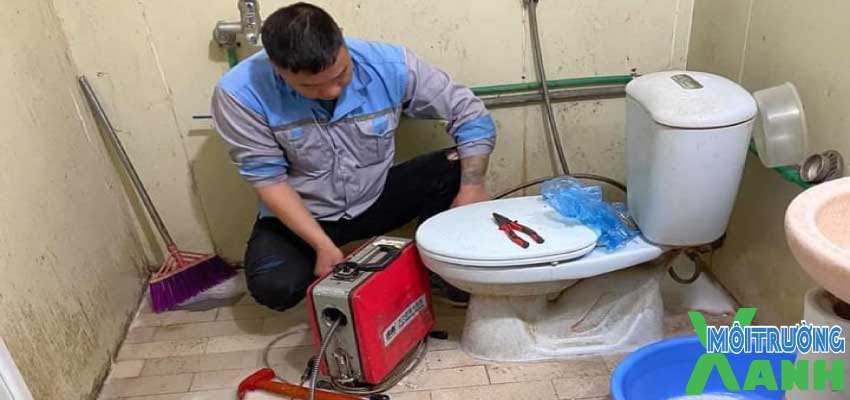 Thông tắc bồn cầu Nho Quan - Môi Trường Xanh 24h